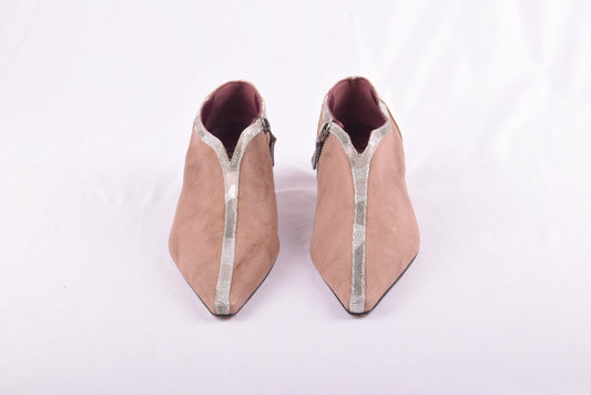 Taupe