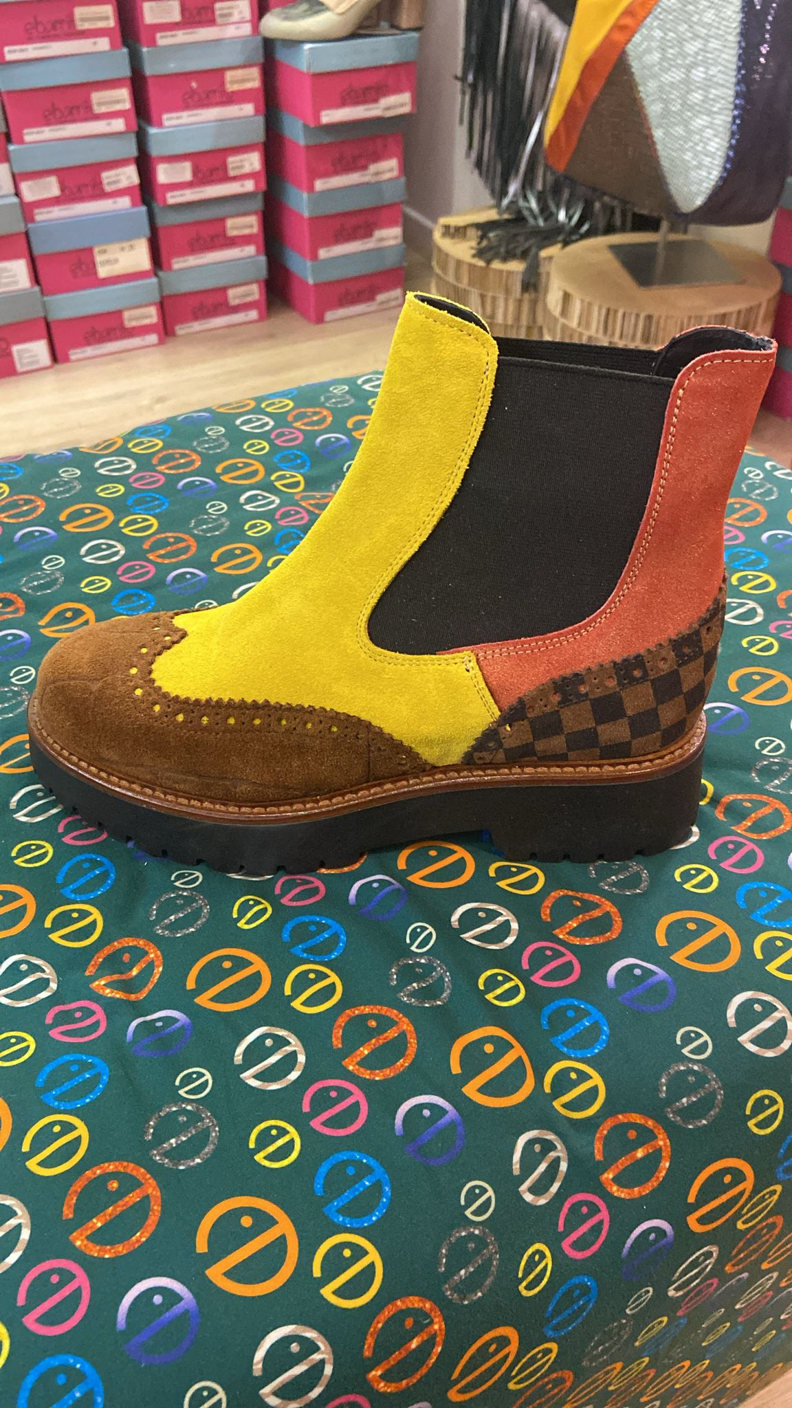 Whip it Good - Beatles in pelle patchwork