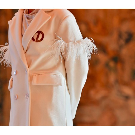 Ebarrito Feather Coat - White