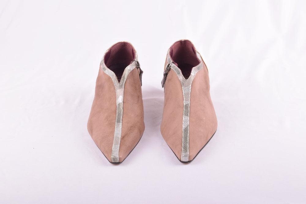 Taupe