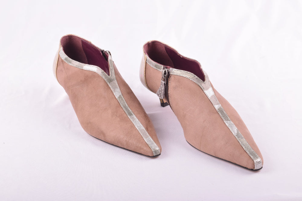 Taupe