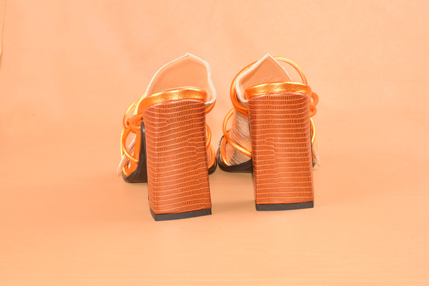 Twist&Spy - Sandalo con tacco in pelle patchwork