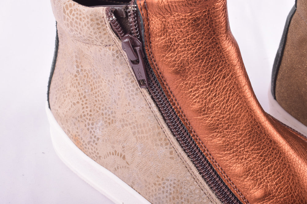 Taupe